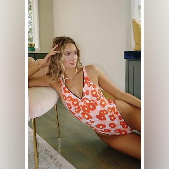 Dippin Daisys Hefner V-Neck Ruffle One Piece In Bloom - XS